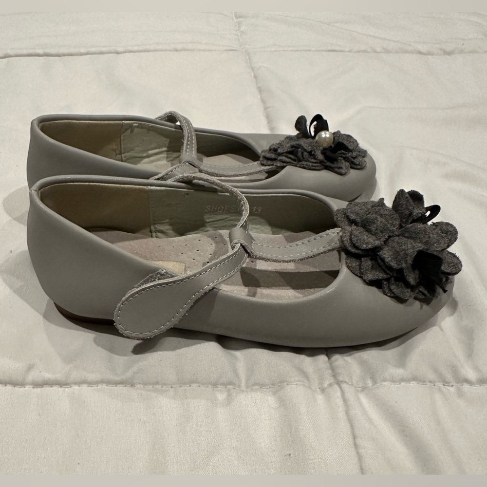 Trish Scully gray little girls dress shoes size 13